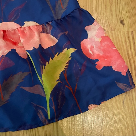 Everly Blue Floral Halter Tank Top size small - Picture 2 of 5